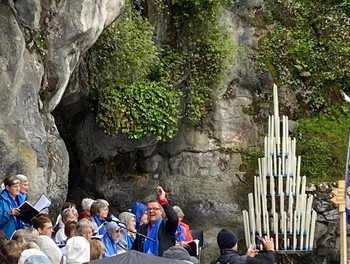 Lourdes pèlerinage 2025 - messe à la grotte